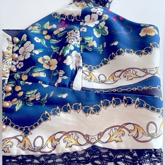 Elliatt Floral Lace Trim Crop Top - Blue and White - Picture 3 of 11